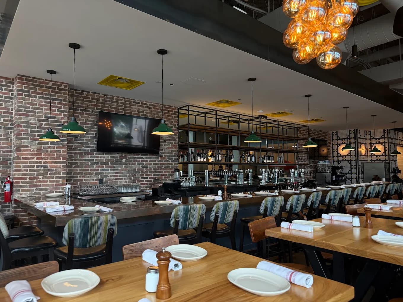 Bar seating and dining room at Anthonys New York Italian in Houston